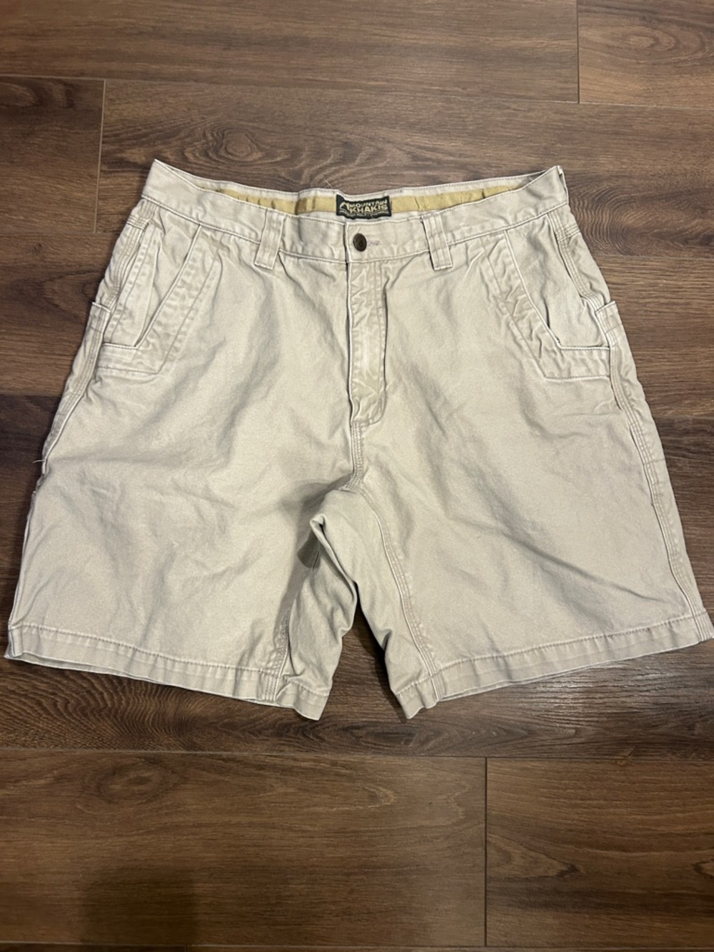 Mountain Khakis Shorts Men’s size 36 9” inseam Tan Khaki sturdy and cool!